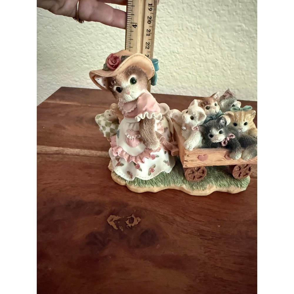 Enesco Calico Kittens Mom Maker of Miracles Figurine 1997 Priscilla Hillman
